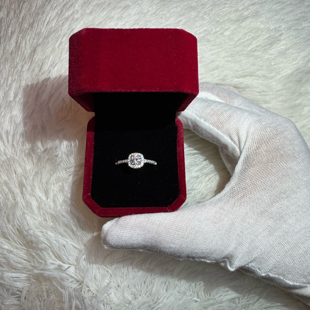 Certified mossainite ring